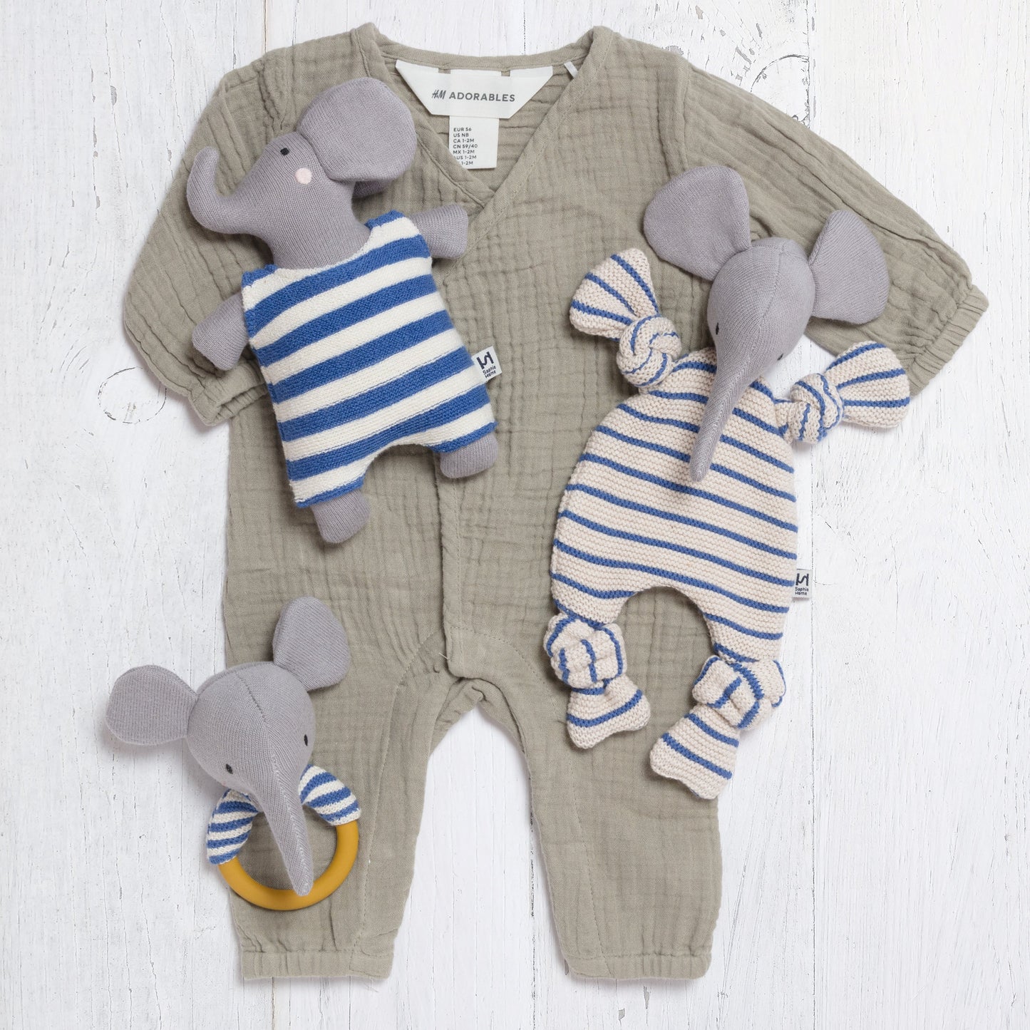 Elephant Teething Rattle: Cobalt